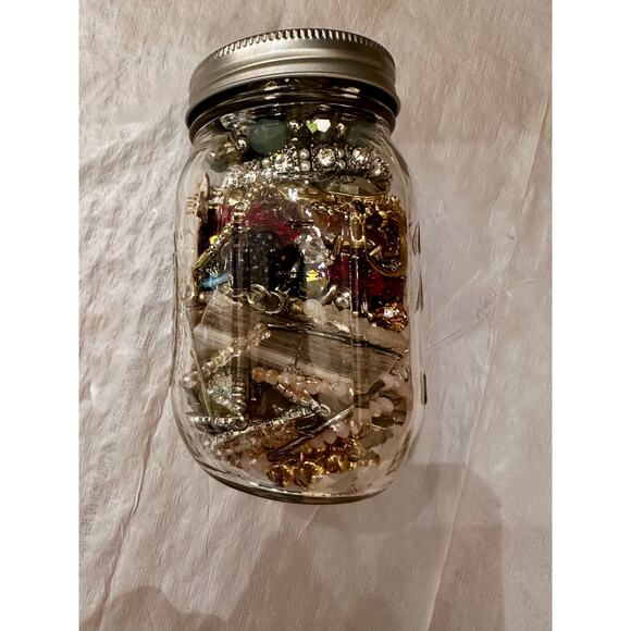 Mystery Jewelry Jar - Crystal Treasures 40 Pieces - Picture 1 of 10